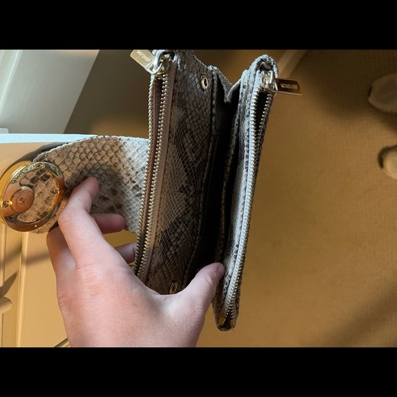 Michael Kora snakeskin embossed crossbody - Picture 5 of 6